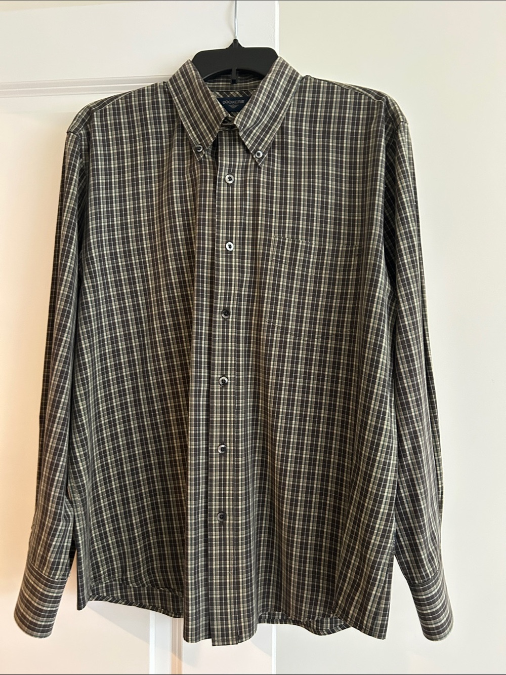 Dockers No Wrinkle Shirt. Size L